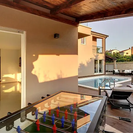 빌라 Villa Rovigno *
